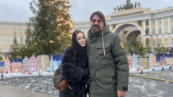 Футболист ФК "Зенит" Вячеслав Малафеев и известный русский актер Виктор Логинов приняли участие в акции от телеканала ТНТ